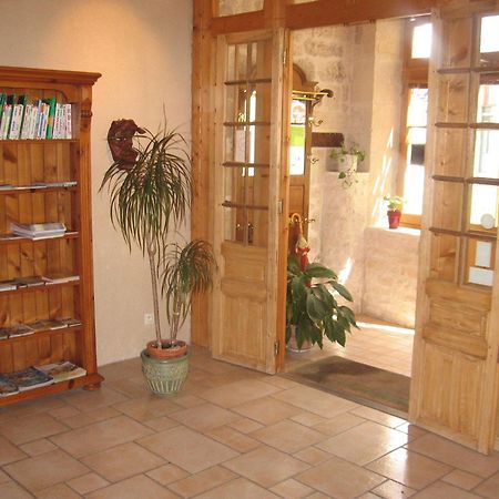 Hotel Du Donjon Aulnay  Екстериор снимка