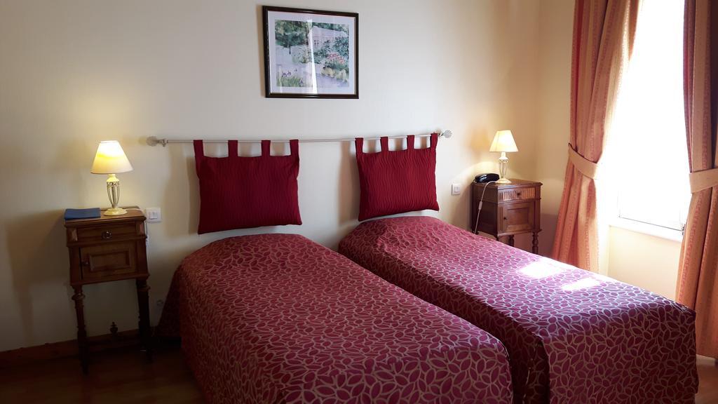 Hotel Du Donjon Aulnay  Екстериор снимка