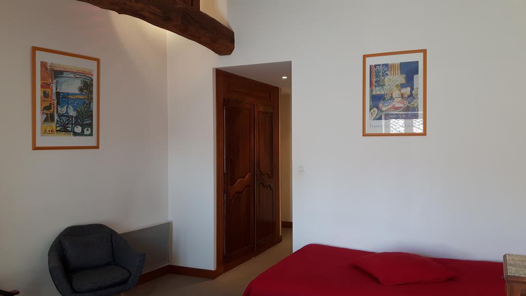 Hotel Du Donjon Aulnay  Екстериор снимка