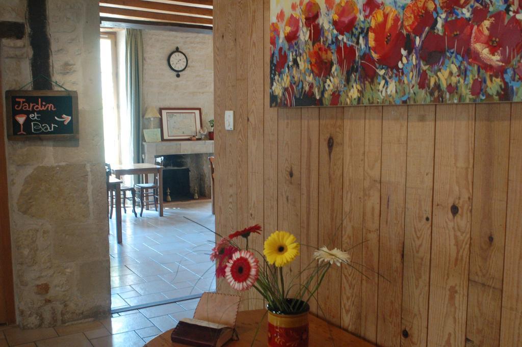 Hotel Du Donjon Aulnay  Екстериор снимка