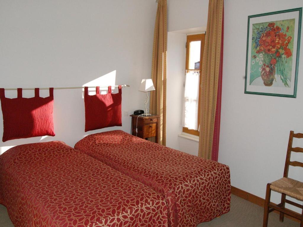Hotel Du Donjon Aulnay  Стая снимка