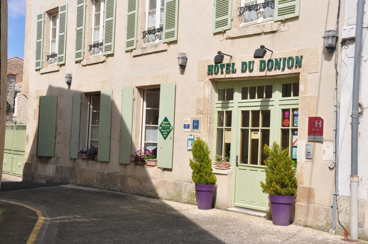 Hotel Du Donjon Aulnay  Екстериор снимка
