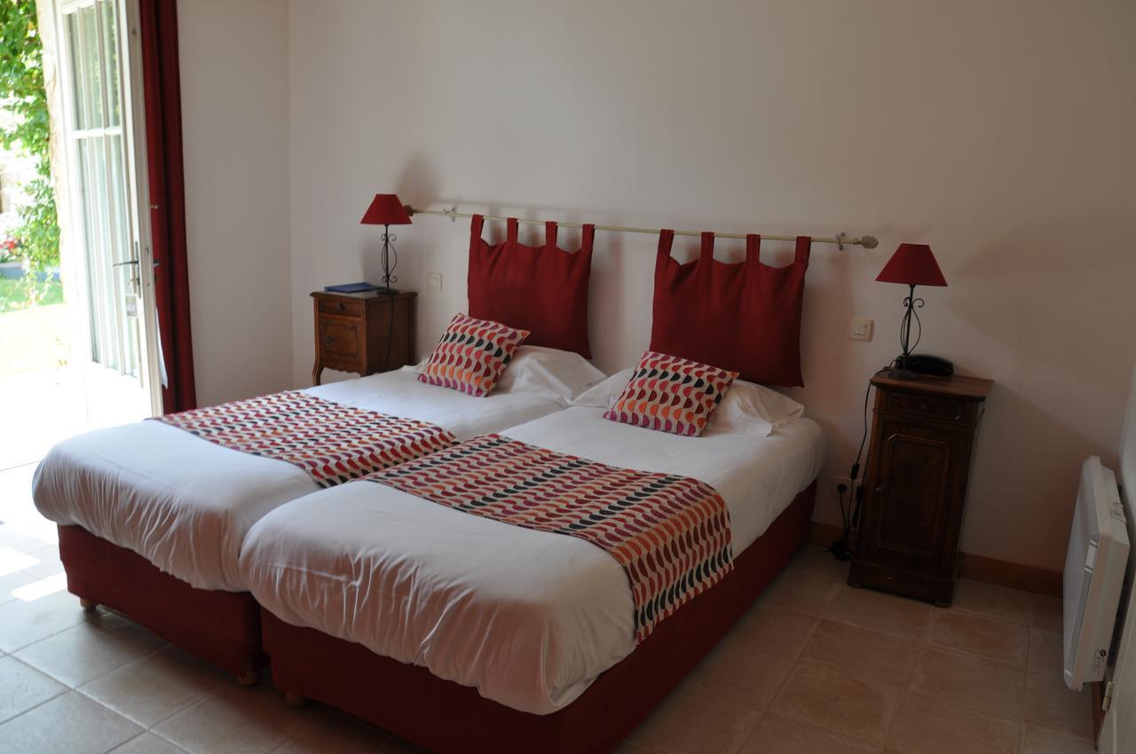 Hotel Du Donjon Aulnay  Екстериор снимка