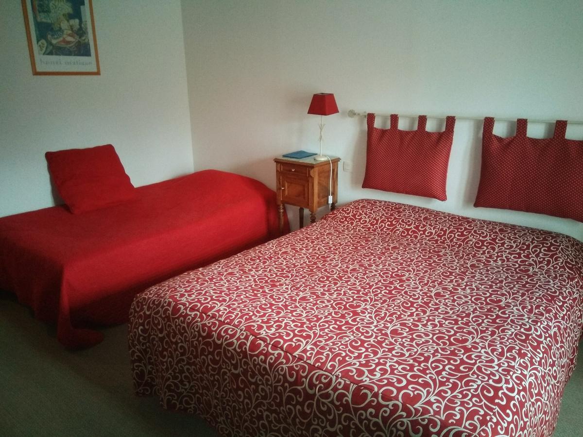 Hotel Du Donjon Aulnay  Екстериор снимка