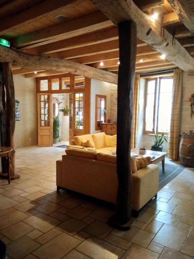 Hotel Du Donjon Aulnay  Екстериор снимка