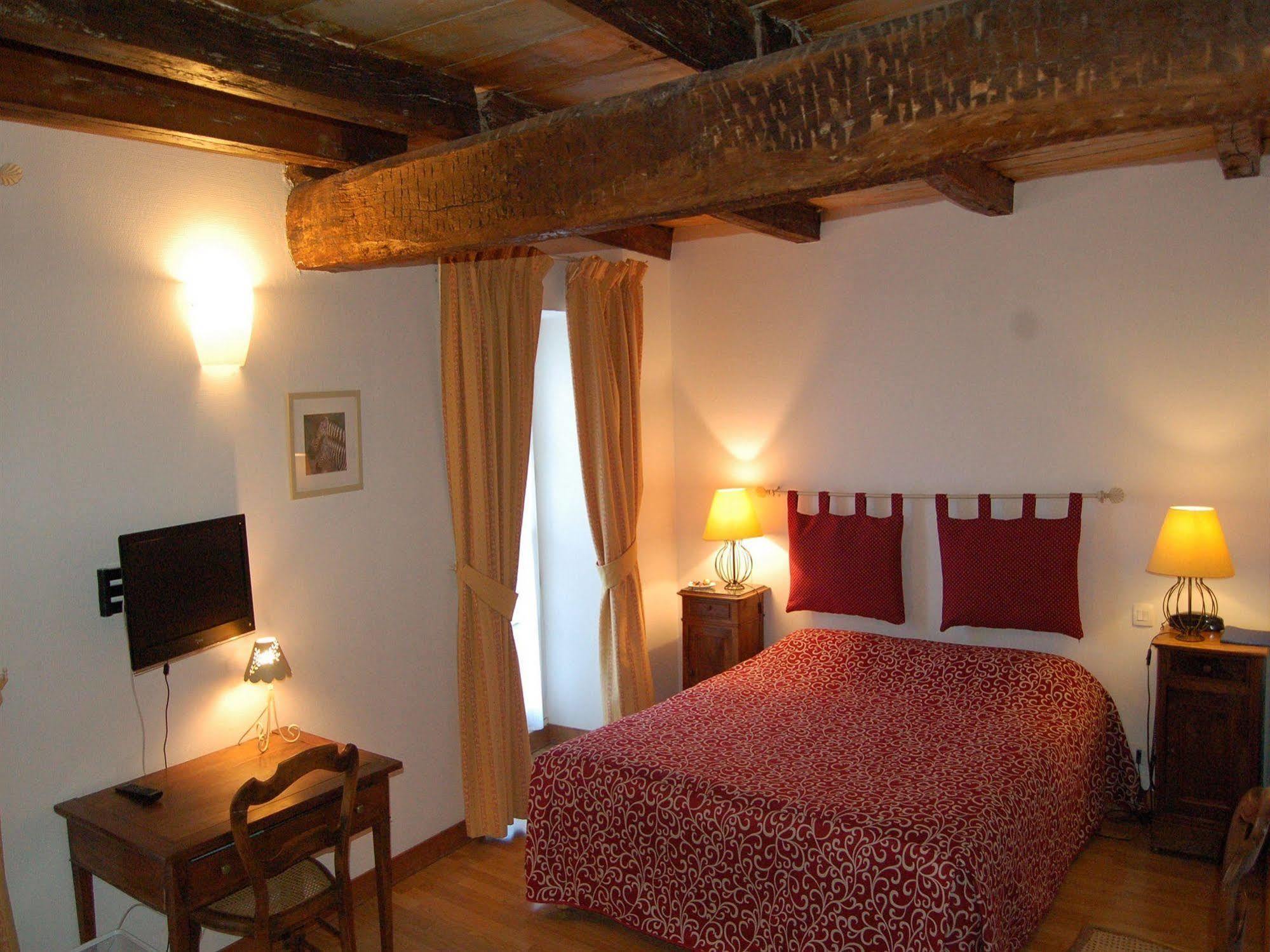 Hotel Du Donjon Aulnay  Екстериор снимка